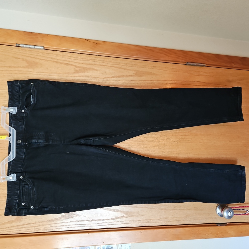 BLACK MOSSIMO SKIINY JEANS SIZE 18